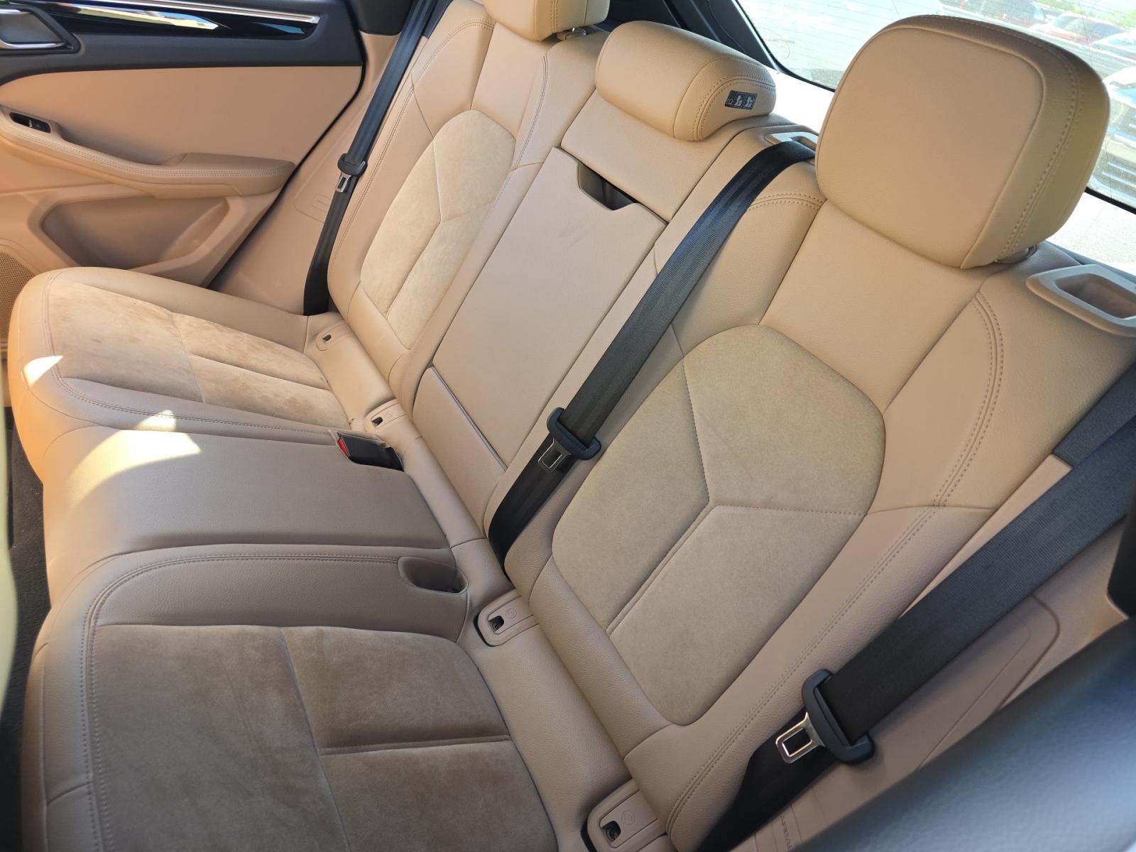 2020 Porsche Macan Base AWD