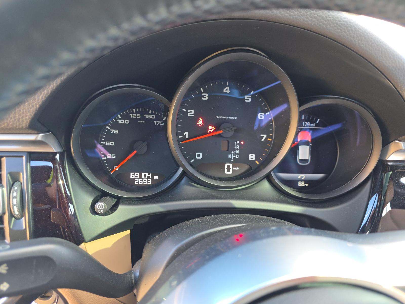 2020 Porsche Macan Base AWD