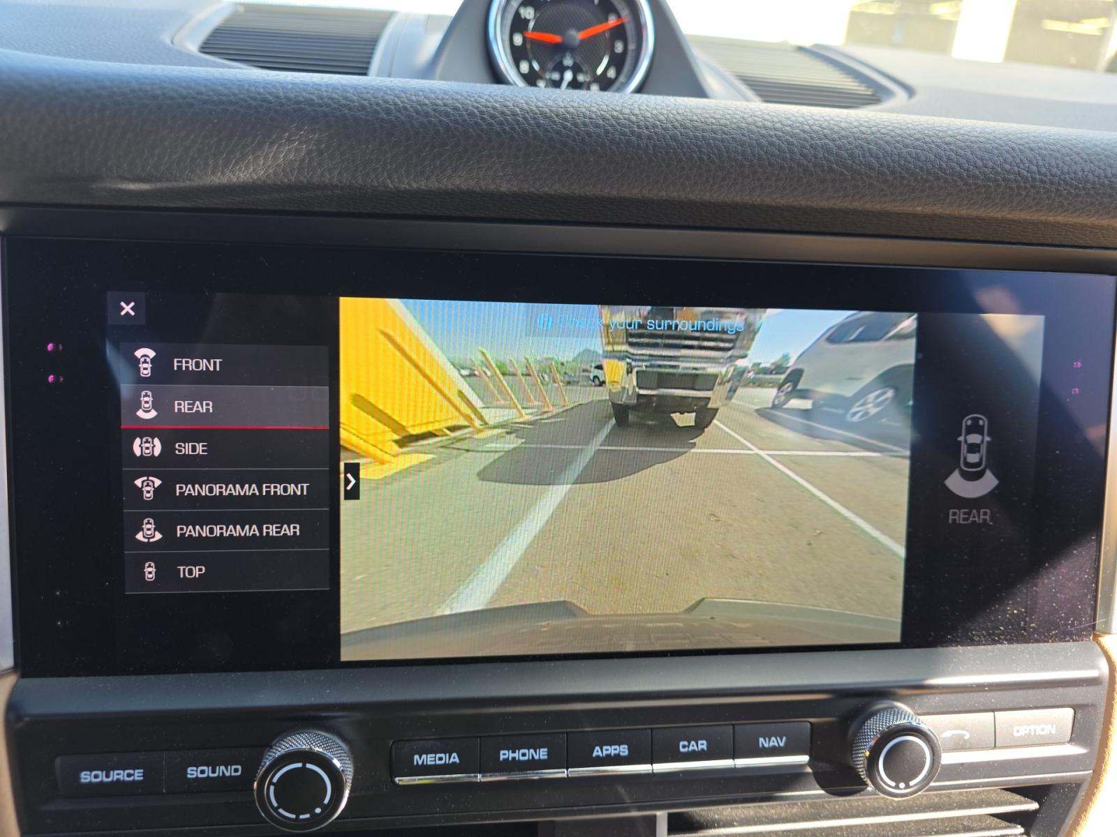 2020 Porsche Macan Base AWD