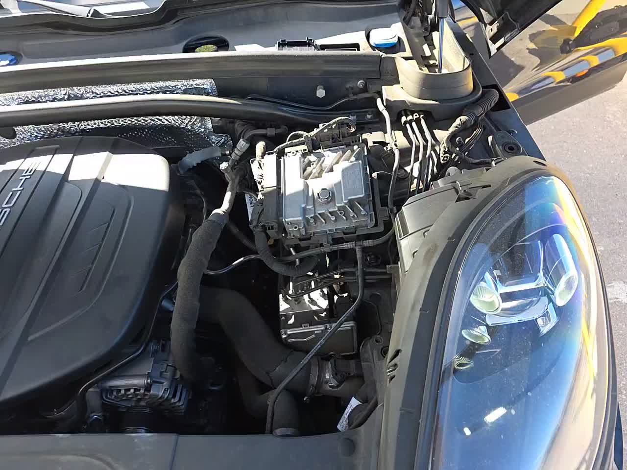 2020 Porsche Macan Base AWD