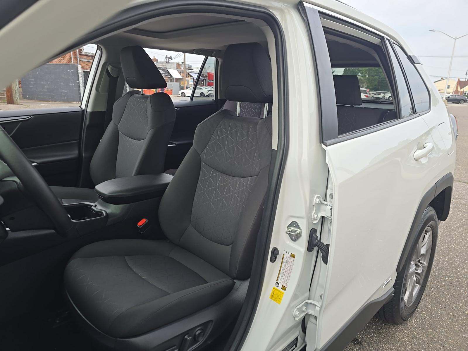 2025 Toyota RAV4 Hybrid XLE AWD