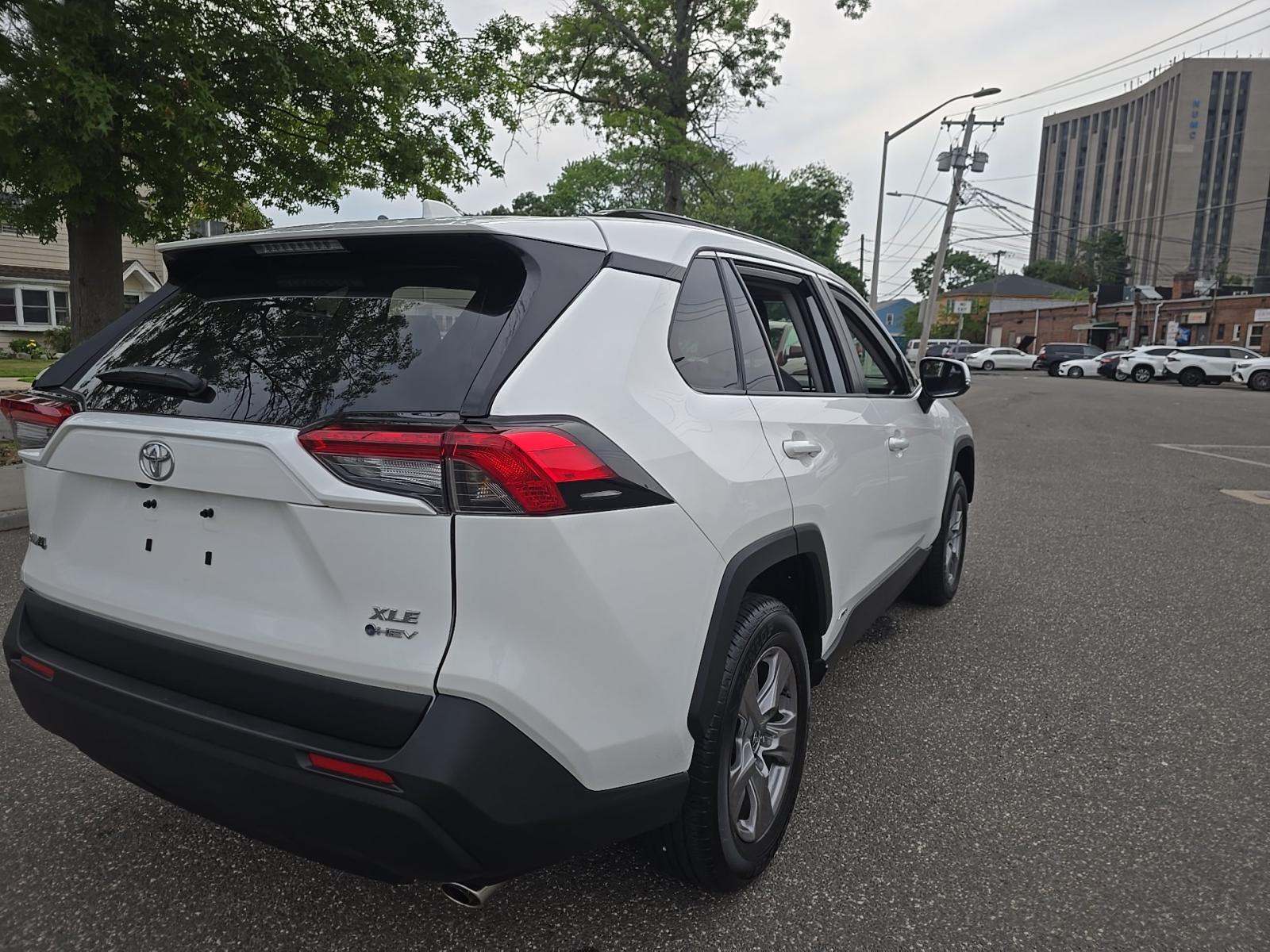 2025 Toyota RAV4 Hybrid XLE AWD