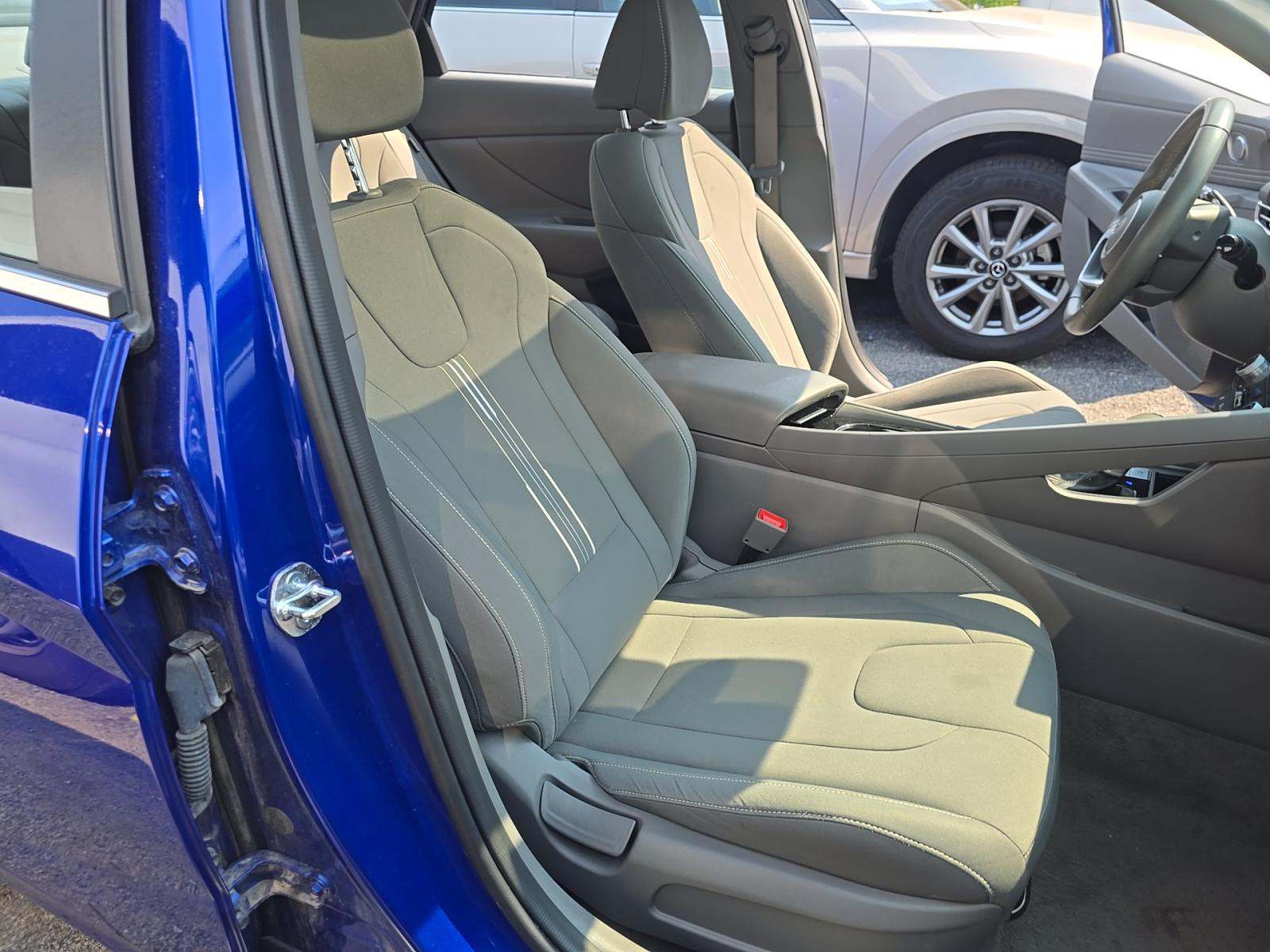 2025 Hyundai Elantra SEL Convenience FWD