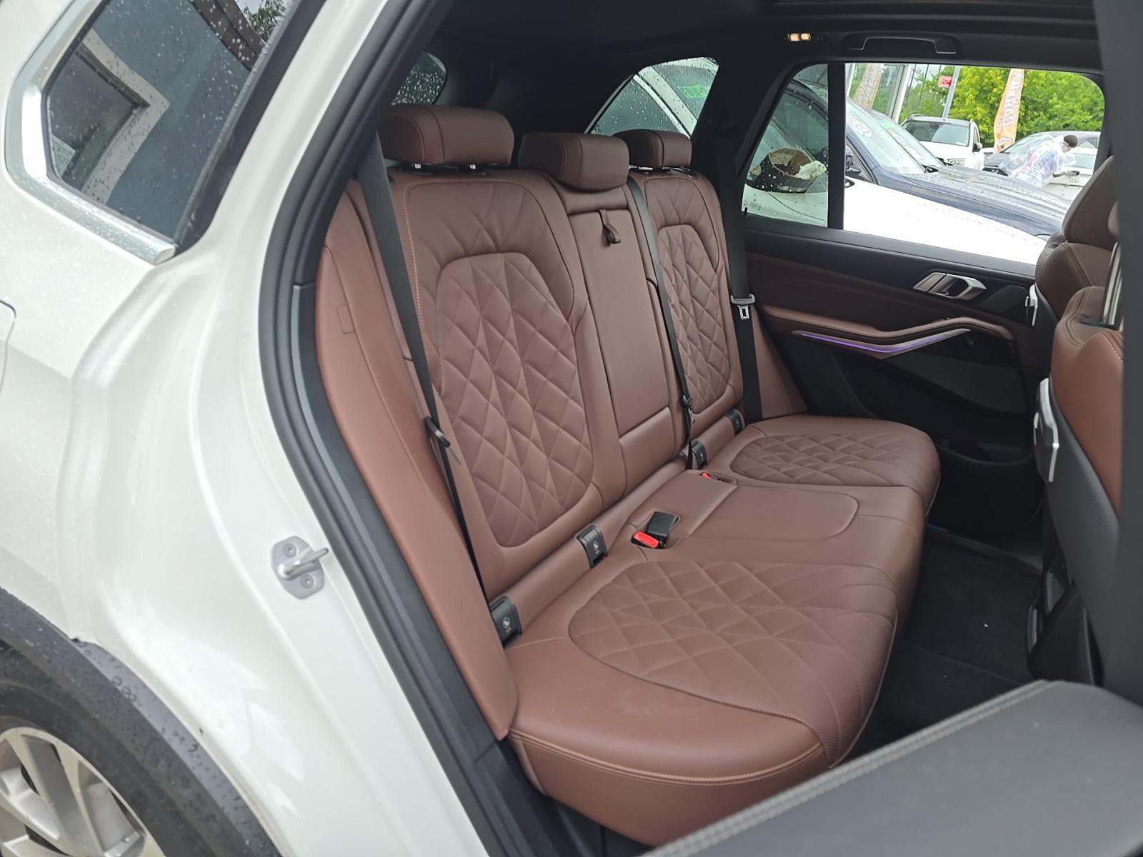 2025 BMW X5 xDrive40i AWD