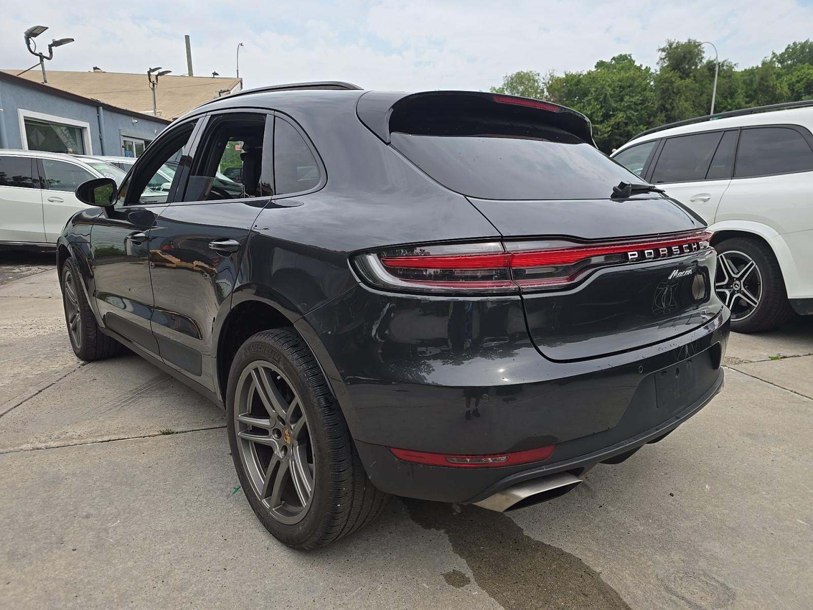 2021 Porsche Macan Base AWD