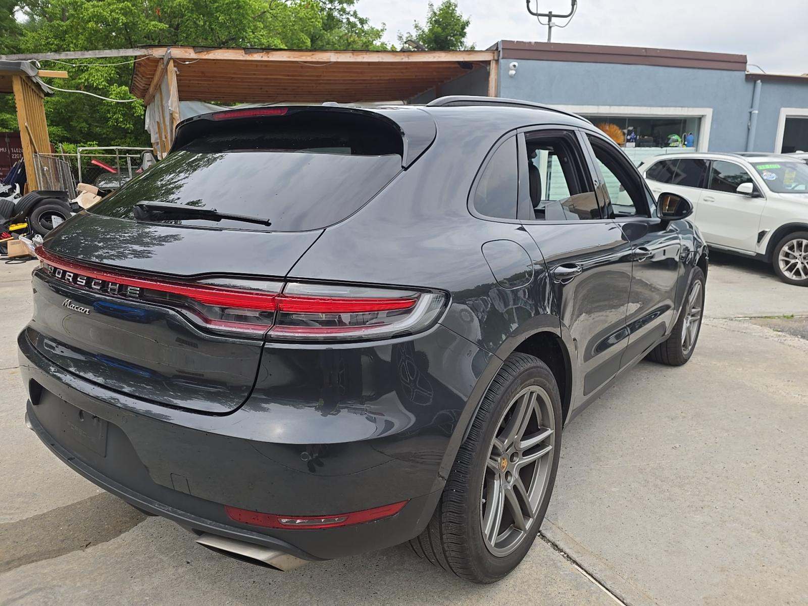 2021 Porsche Macan Base AWD