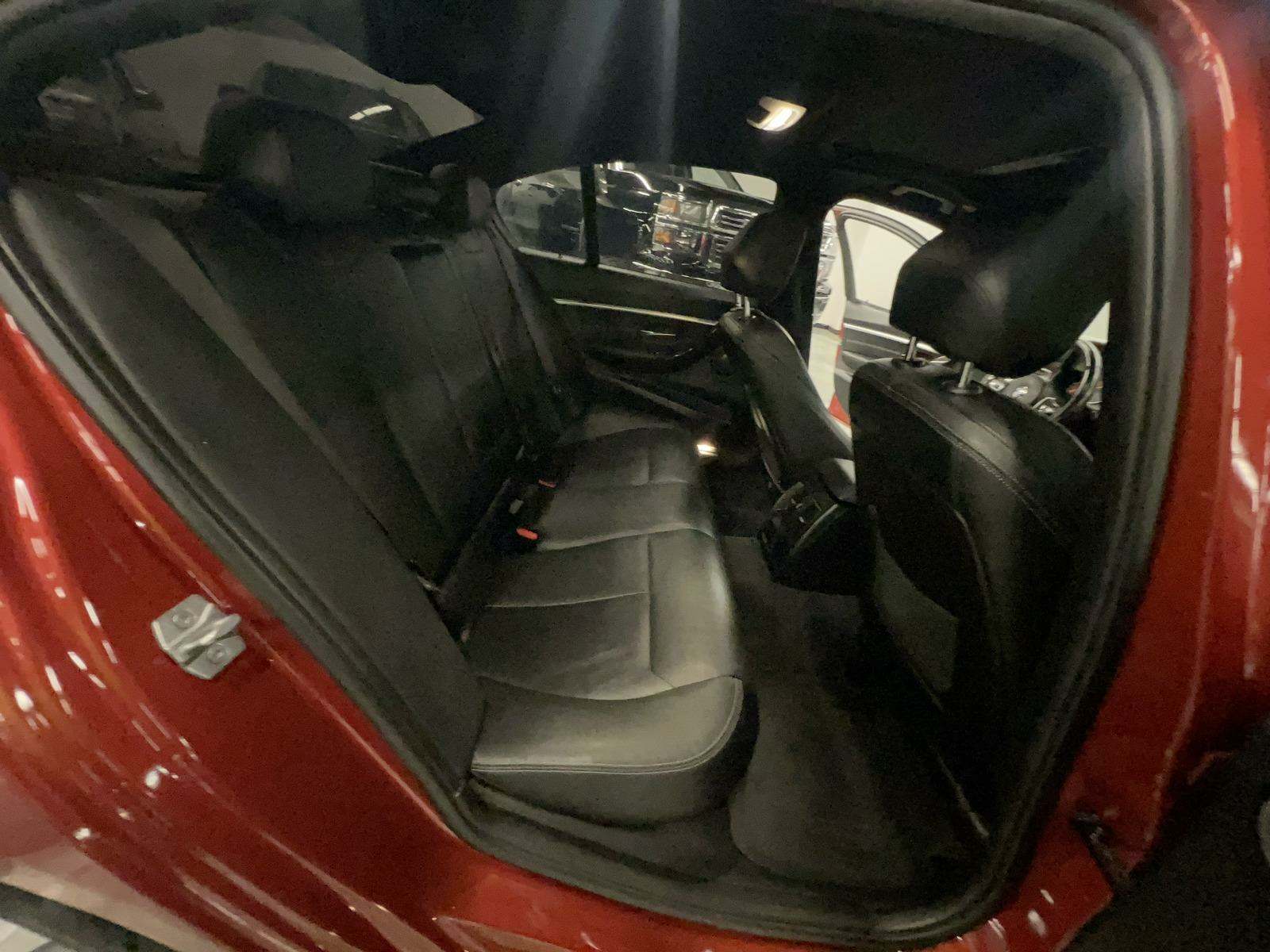 2018 BMW 3 Series 330i M SPORT LINE RWD