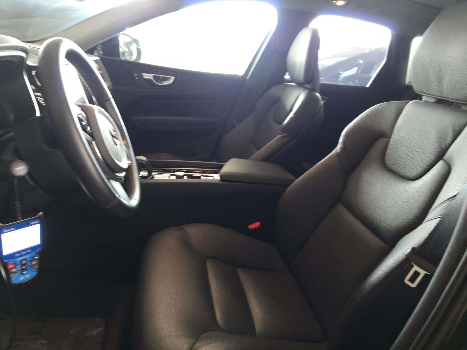 2025 Volvo XC60 B5 Plus AWD