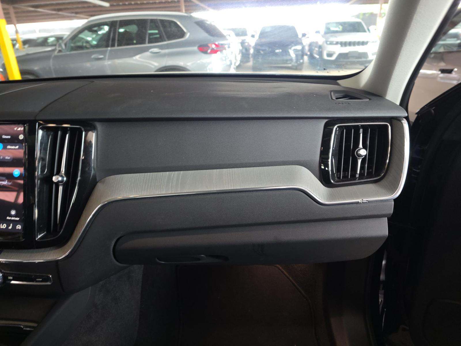 2025 Volvo XC60 B5 Plus AWD