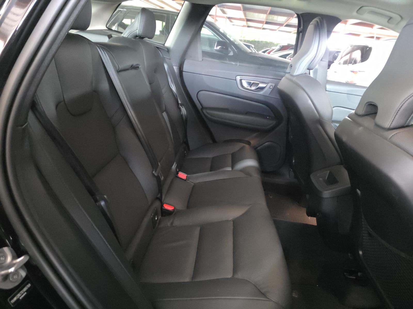 2025 Volvo XC60 B5 Plus AWD