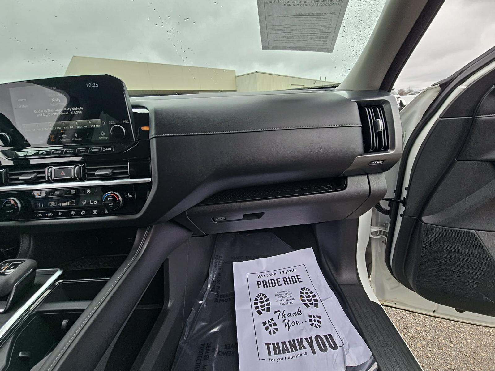 2023 Nissan Pathfinder SL FWD