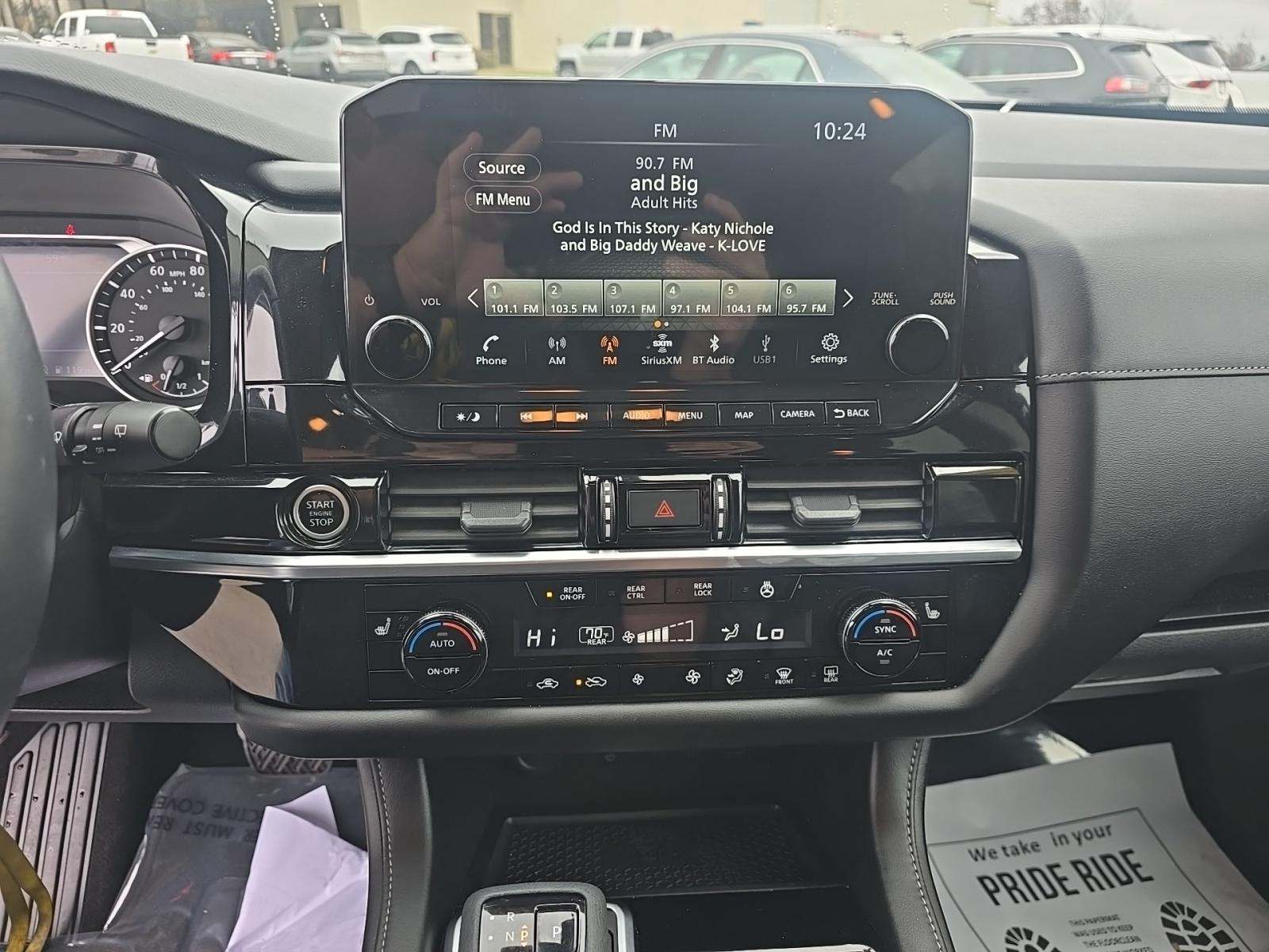 2023 Nissan Pathfinder SL FWD