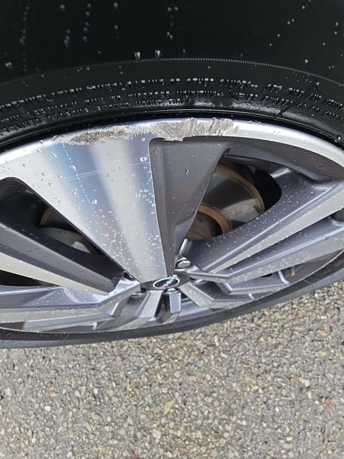 2023 Nissan Pathfinder SL FWD