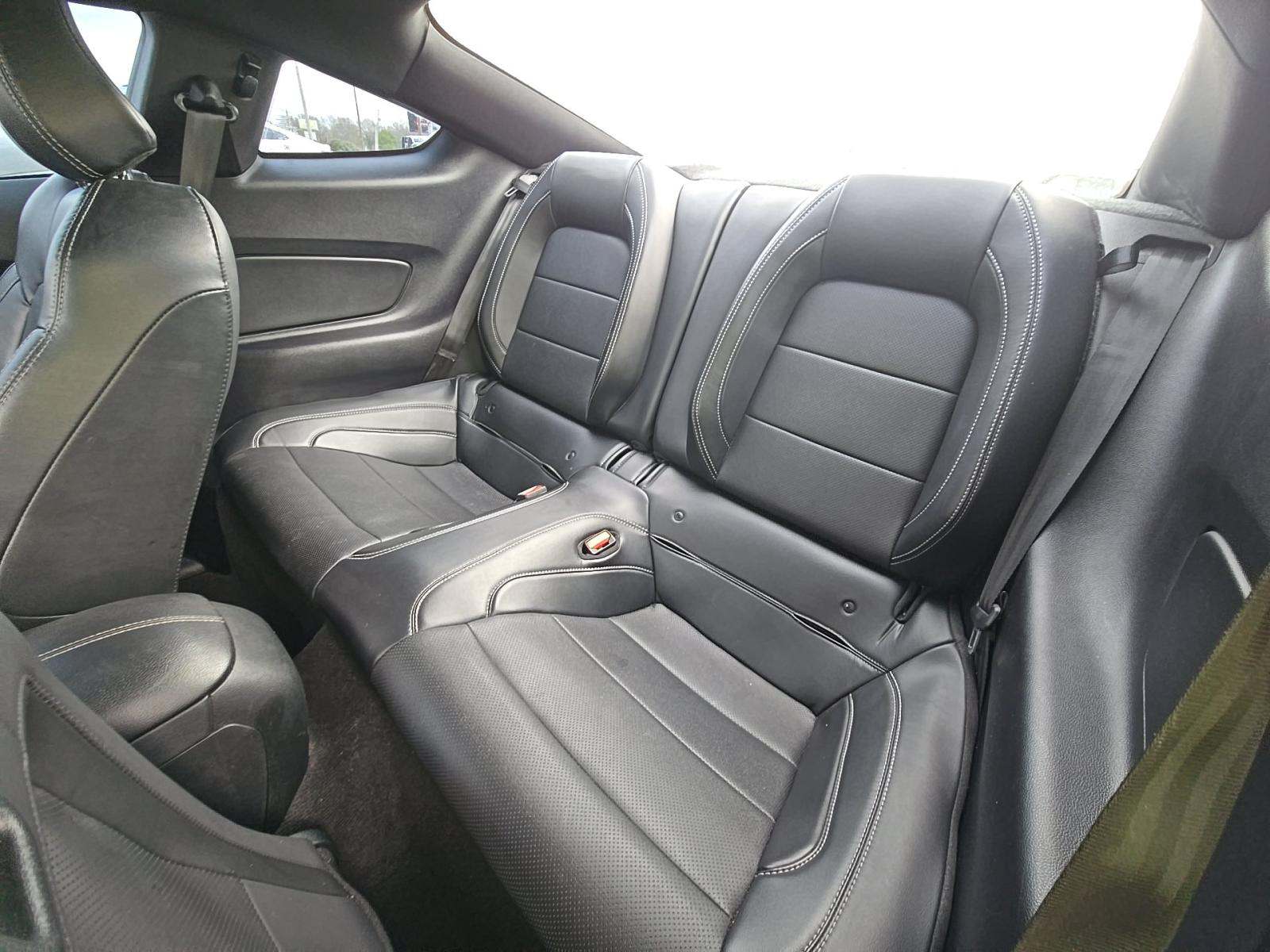 2022 Ford Mustang EcoBoost Premium RWD