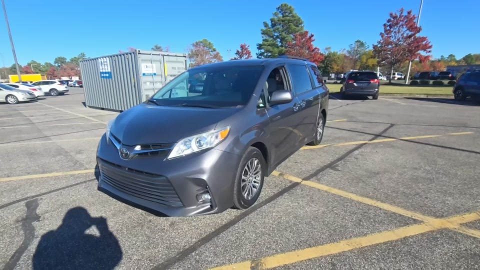 2019 Toyota Sienna XLE 8-Passenger 119.3