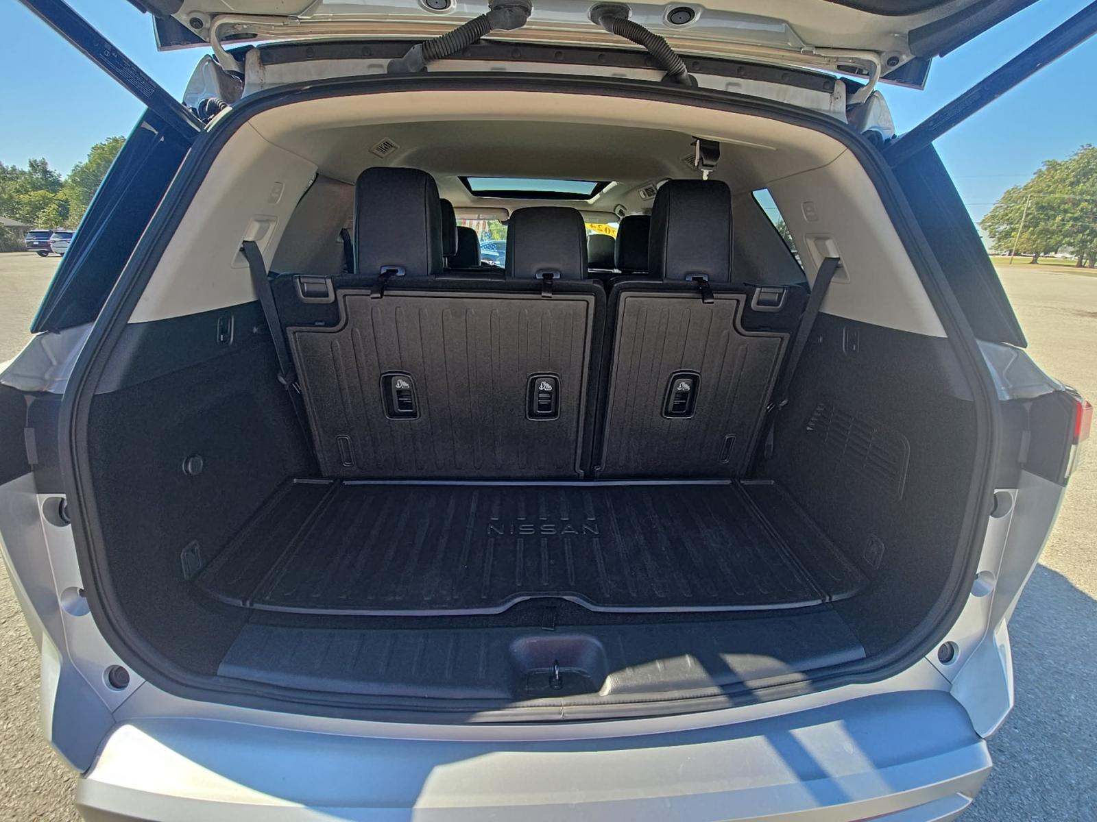 2024 Nissan Pathfinder Platinum FWD