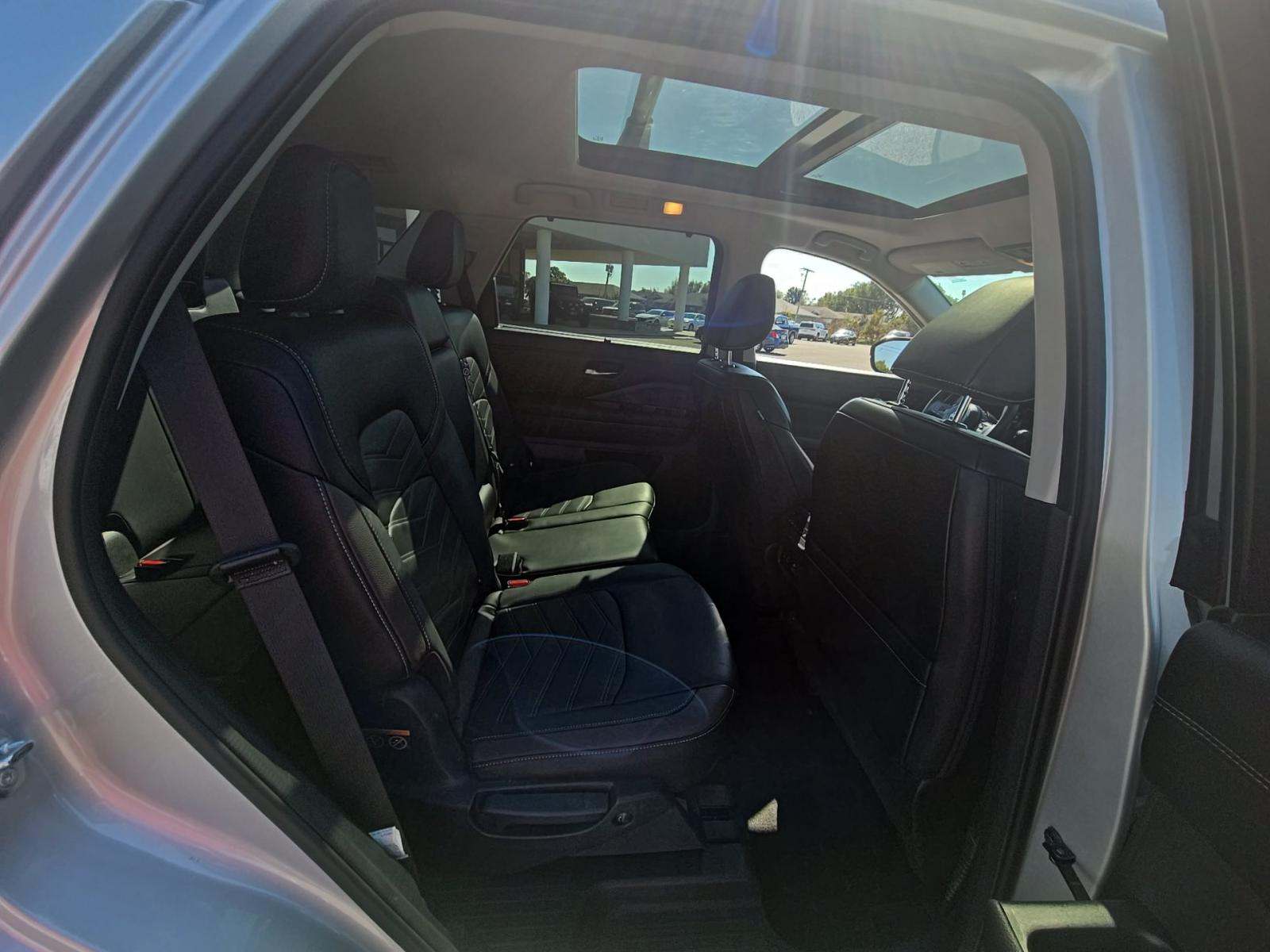 2024 Nissan Pathfinder Platinum FWD