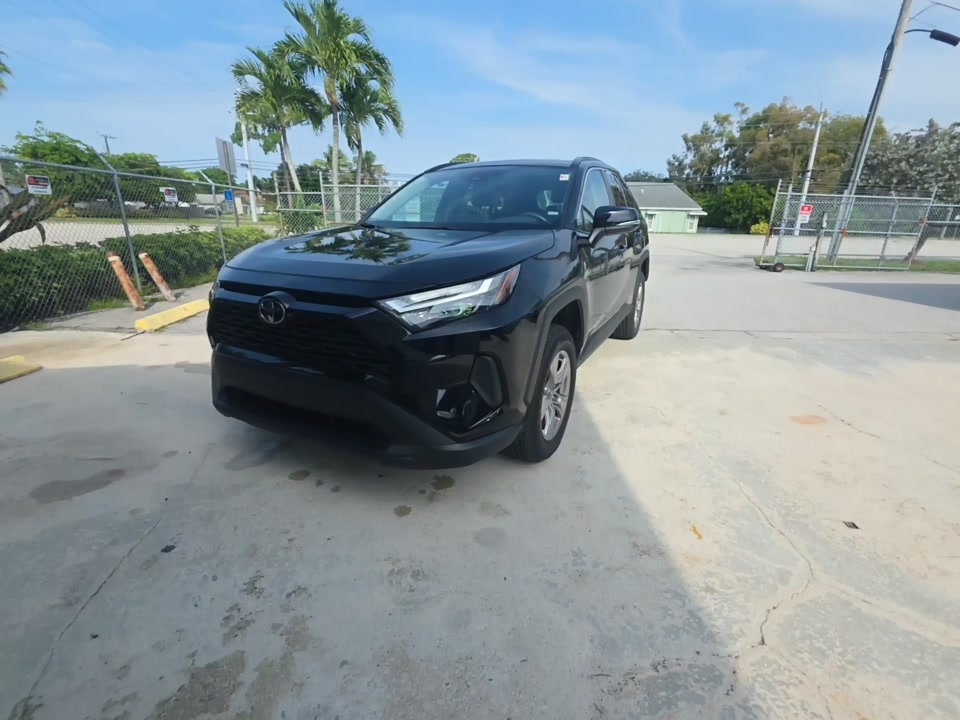 2025 Toyota RAV4 XLE FWD