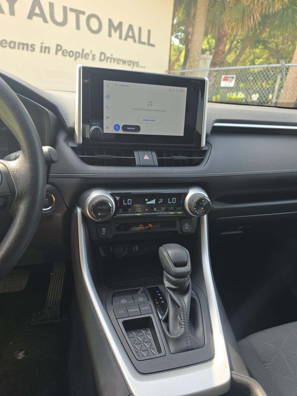 2025 Toyota RAV4 XLE FWD