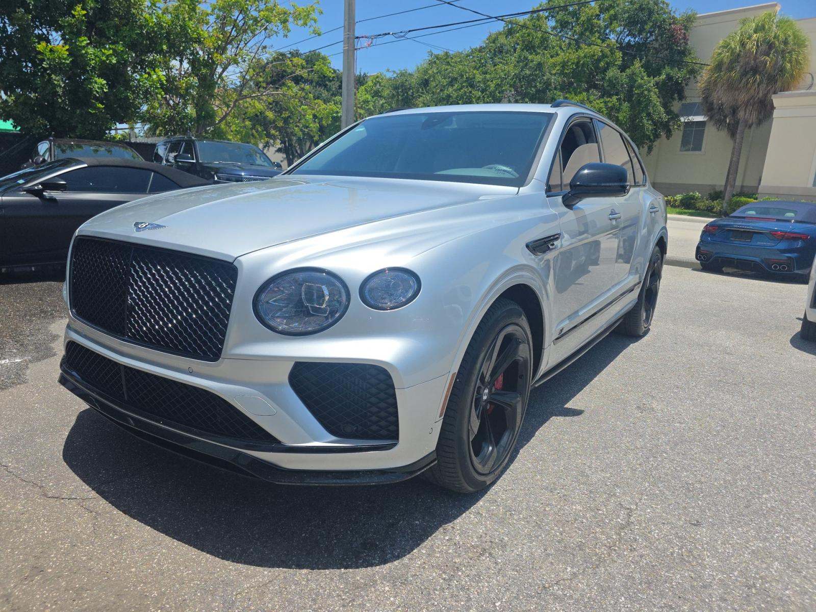 2023 Bentley Bentayga Hybrid AWD