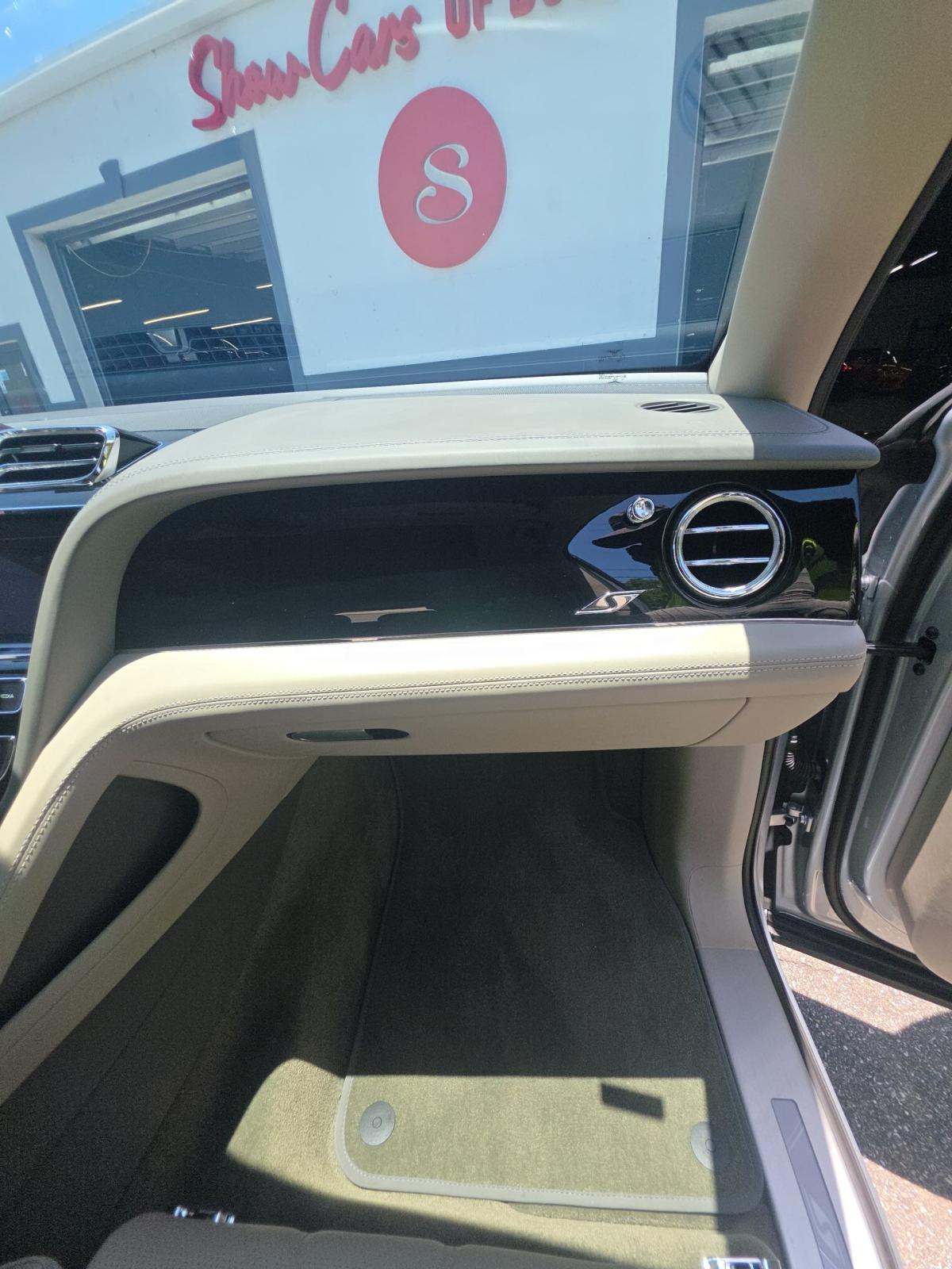 2023 Bentley Bentayga Hybrid AWD