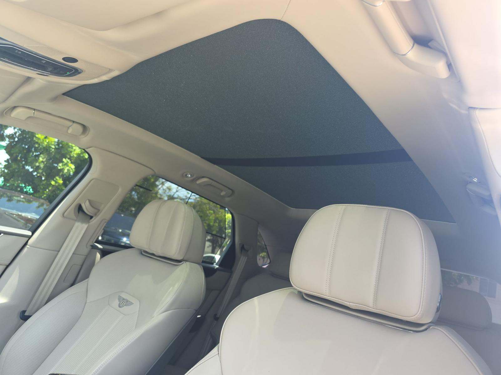 2023 Bentley Bentayga Hybrid AWD