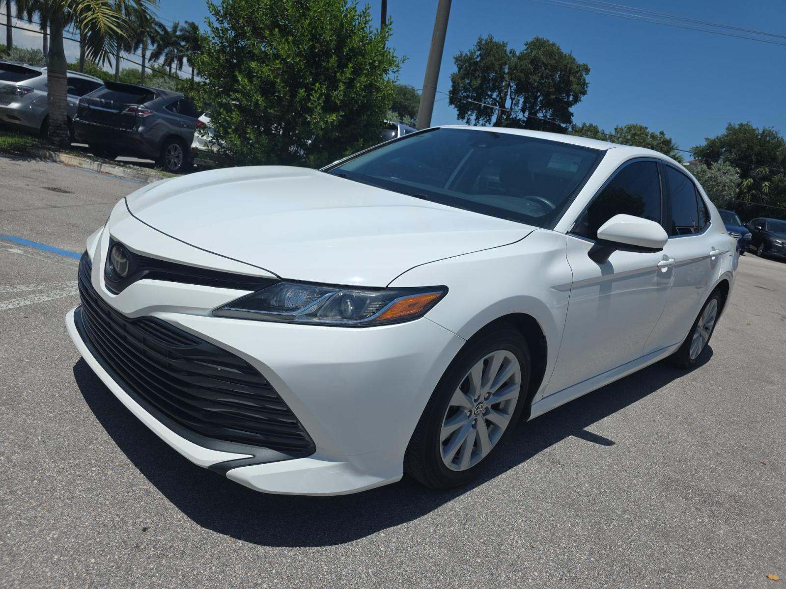 TOYOTA CAMRY - 1