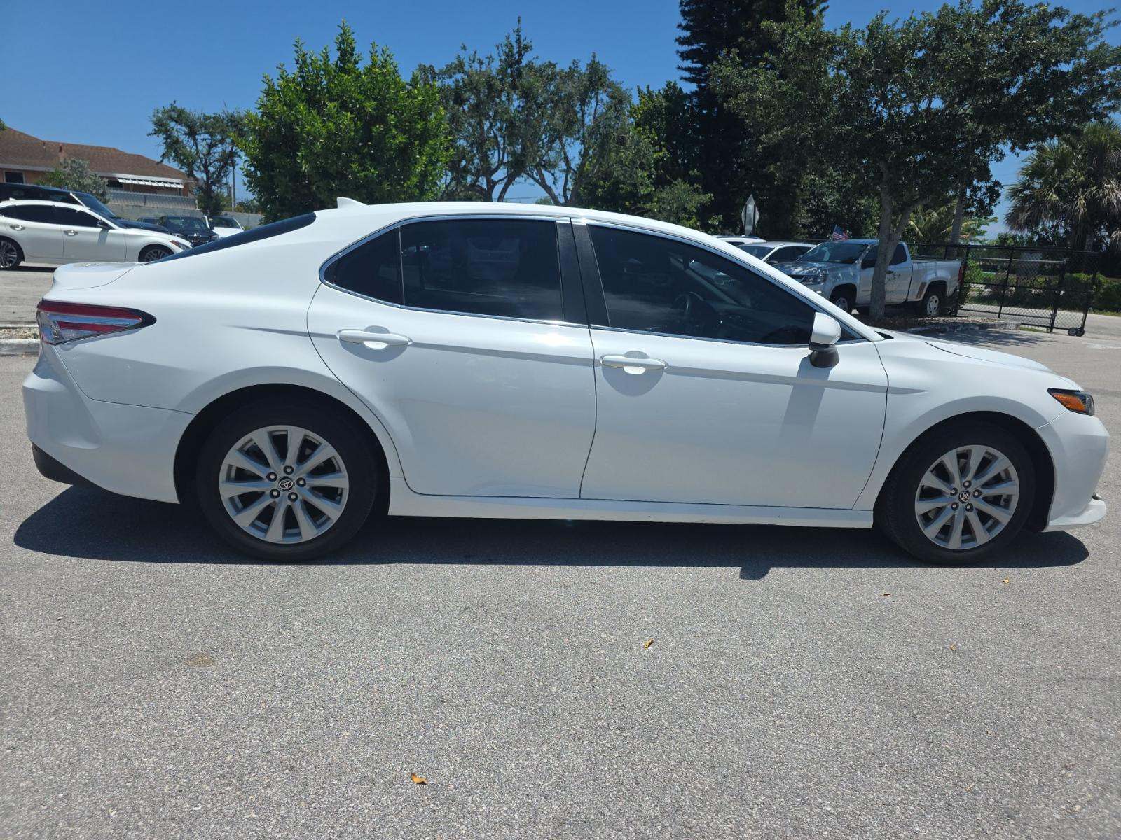 TOYOTA CAMRY - 4