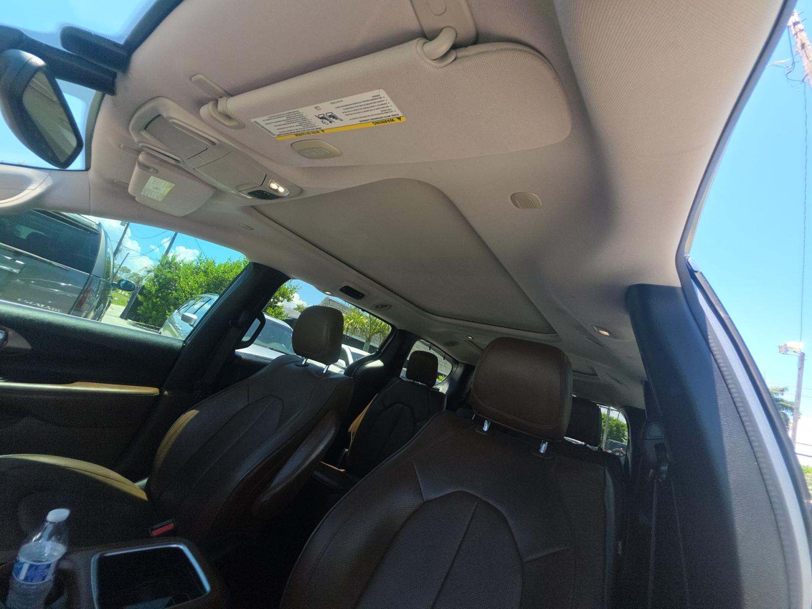 2017 Chrysler Pacifica Limited FWD