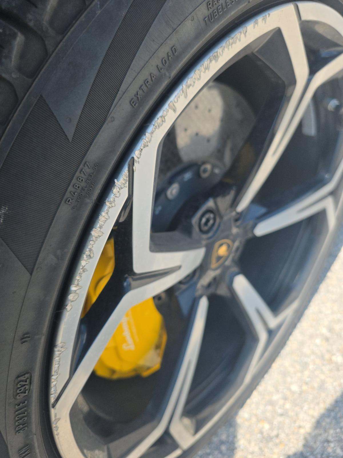 2019 Lamborghini Urus Base AWD