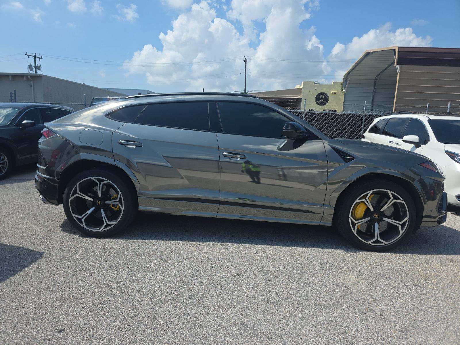 2019 Lamborghini Urus Base AWD