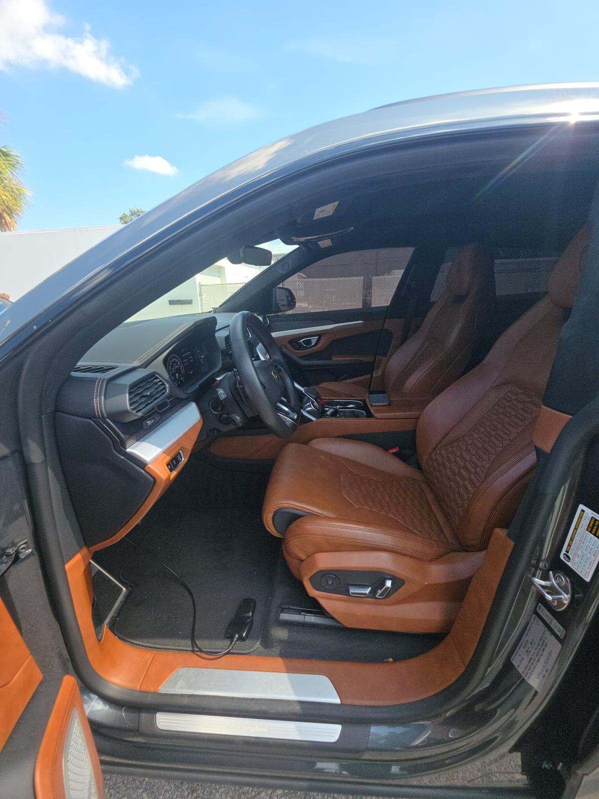 2019 Lamborghini Urus Base AWD