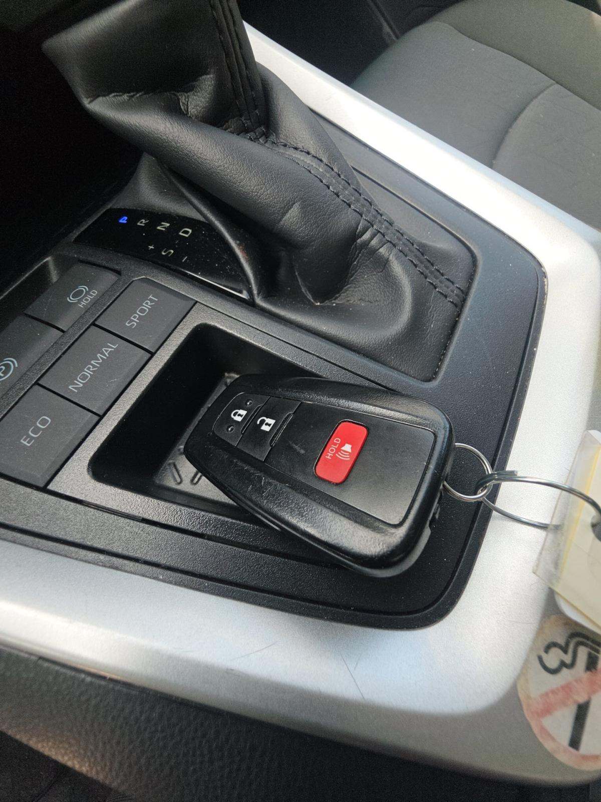 2025 Toyota RAV4 XLE FWD