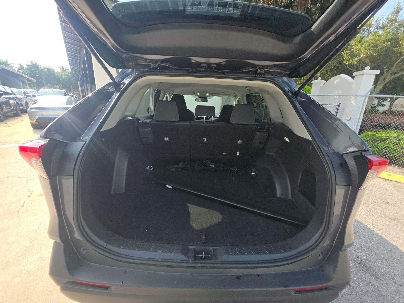 2025 Toyota RAV4 XLE FWD