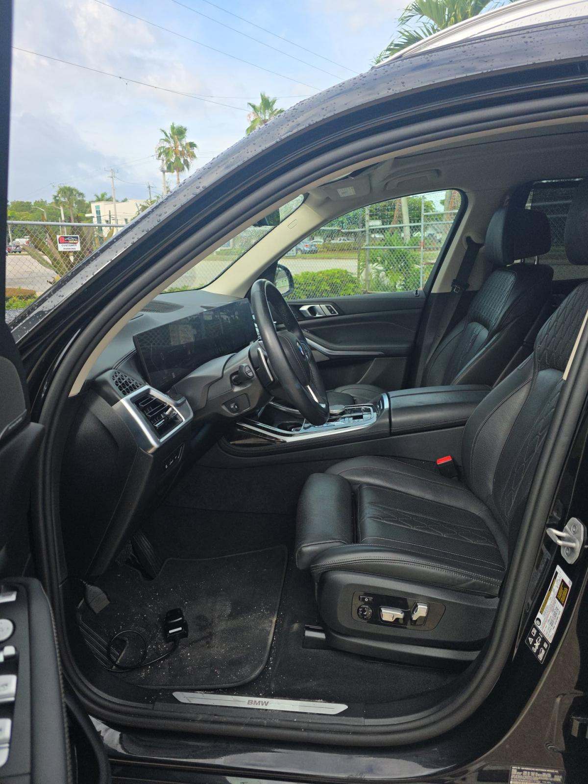 2025 BMW X7 xDrive40i AWD