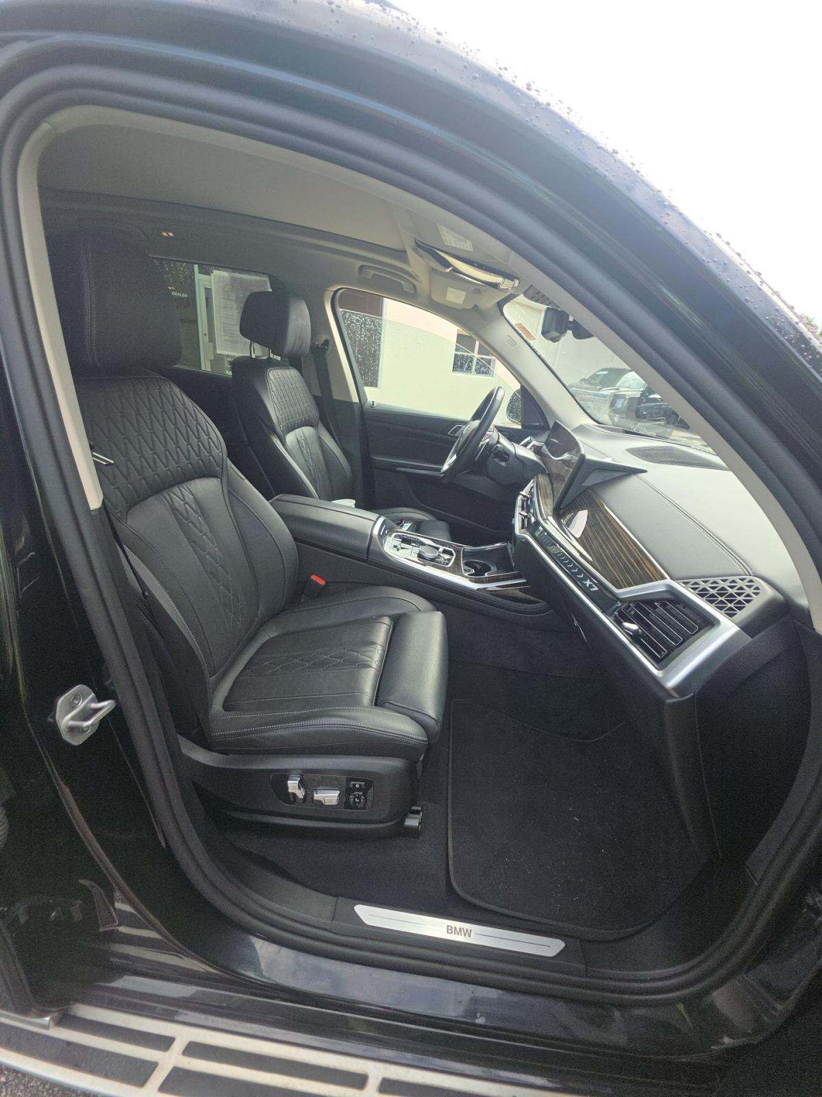 2025 BMW X7 xDrive40i AWD