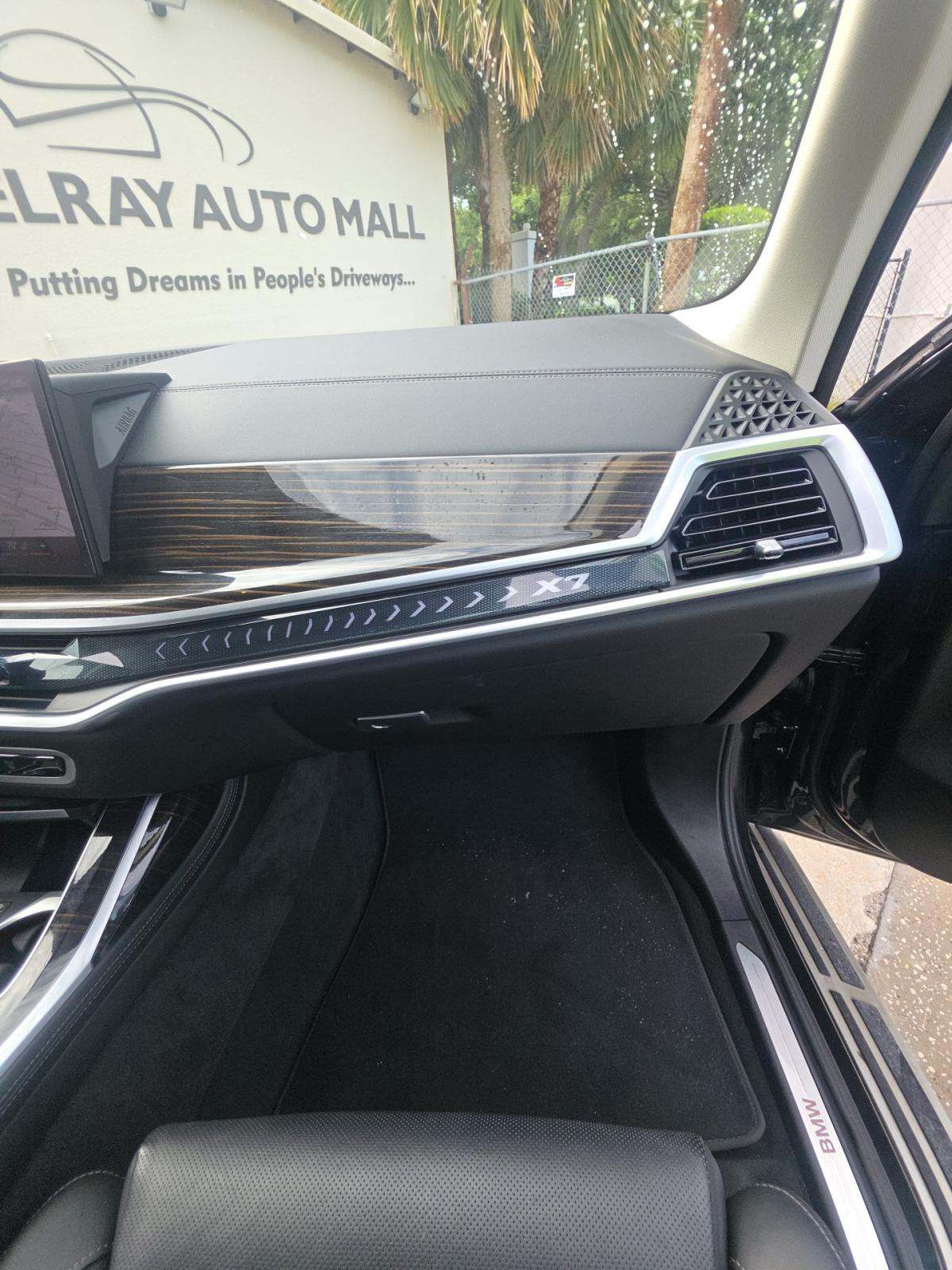 2025 BMW X7 xDrive40i AWD