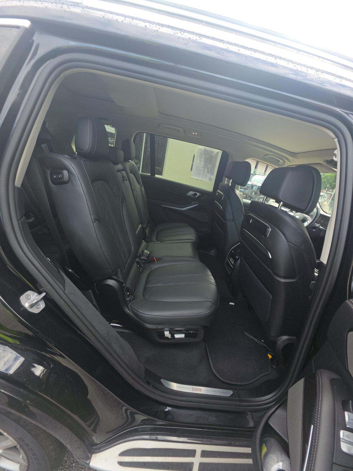 2025 BMW X7 xDrive40i AWD