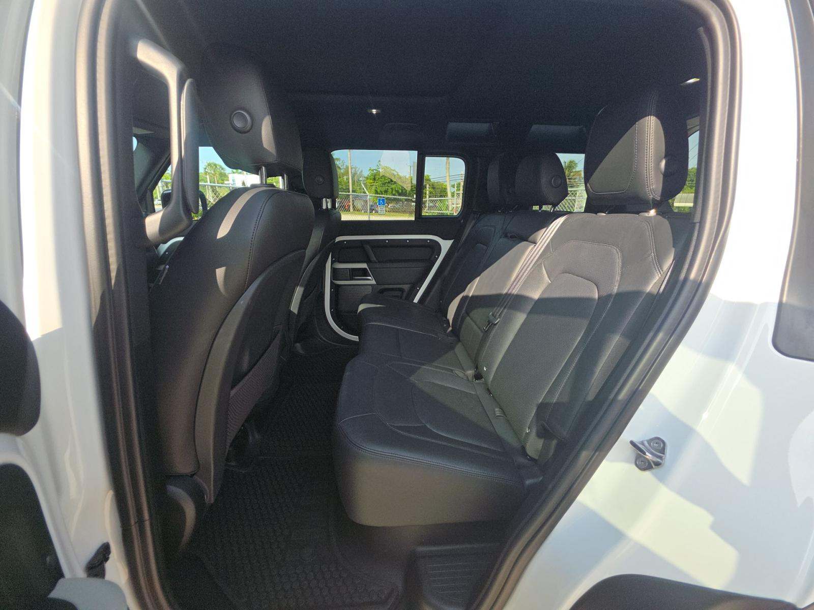 2024 Land Rover Defender 110 SE AWD