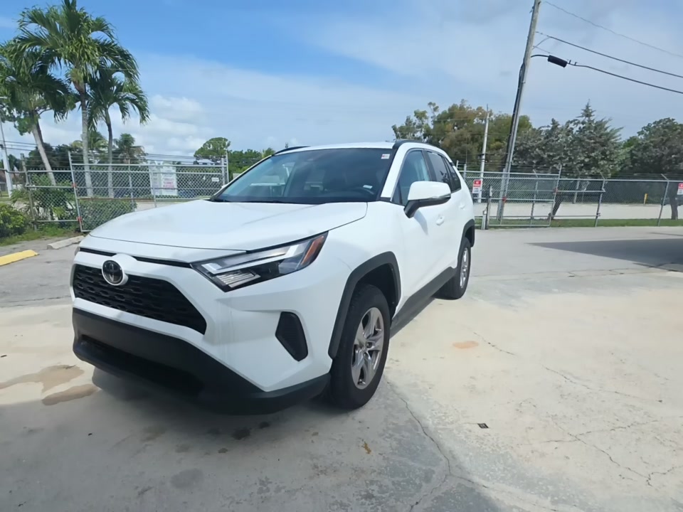 2025 Toyota RAV4 XLE FWD