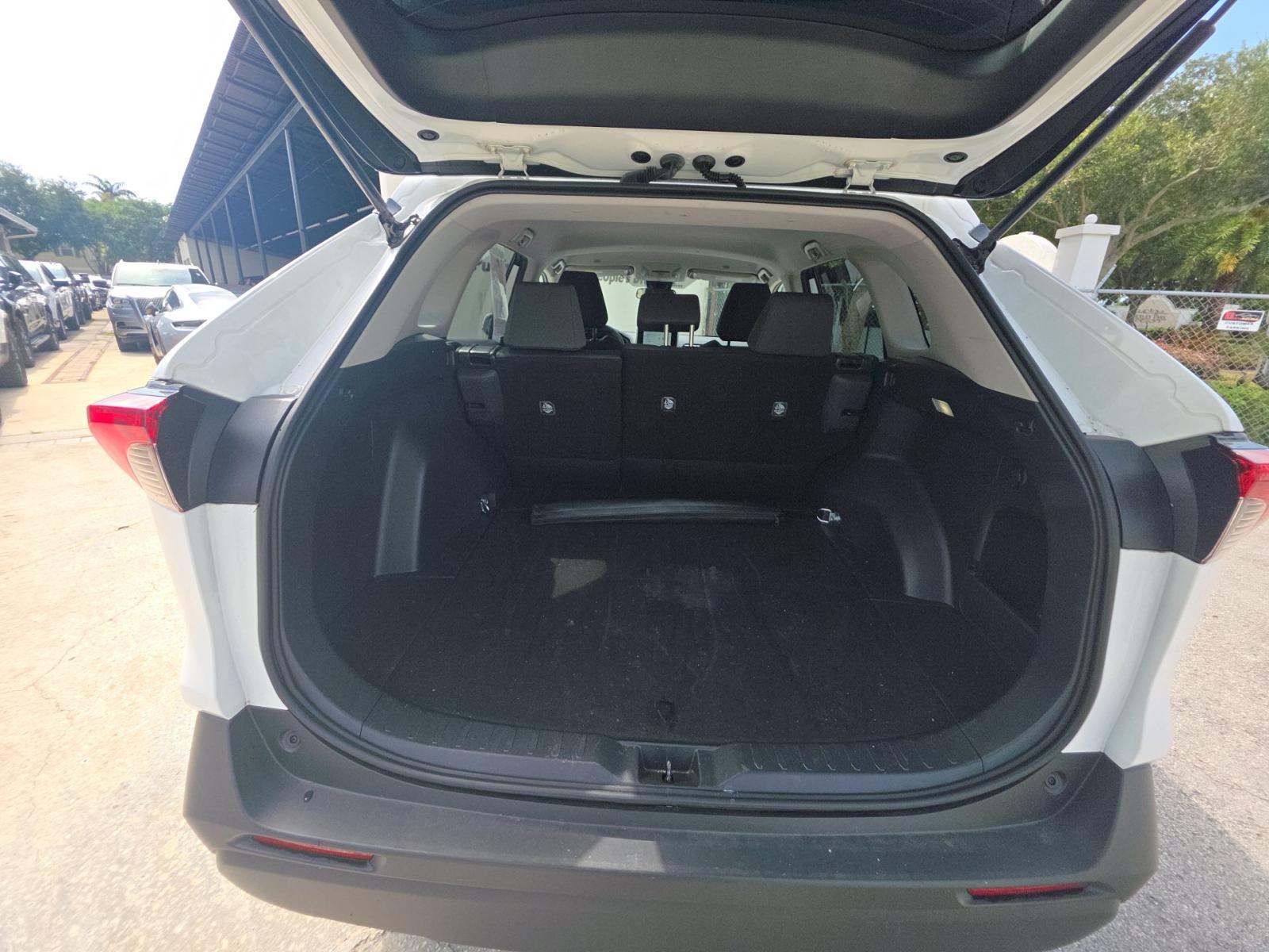 2025 Toyota RAV4 XLE FWD