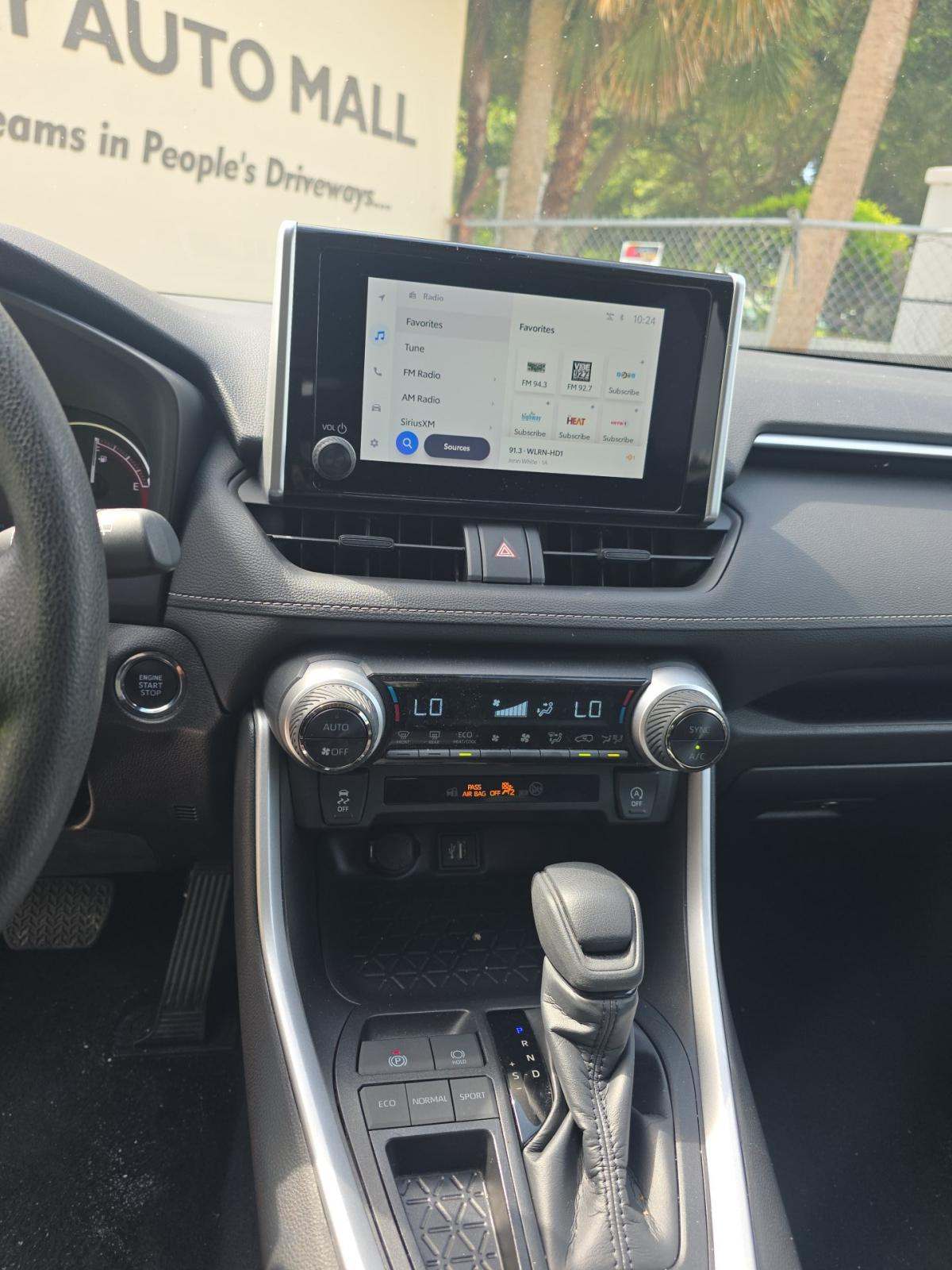 2025 Toyota RAV4 XLE FWD