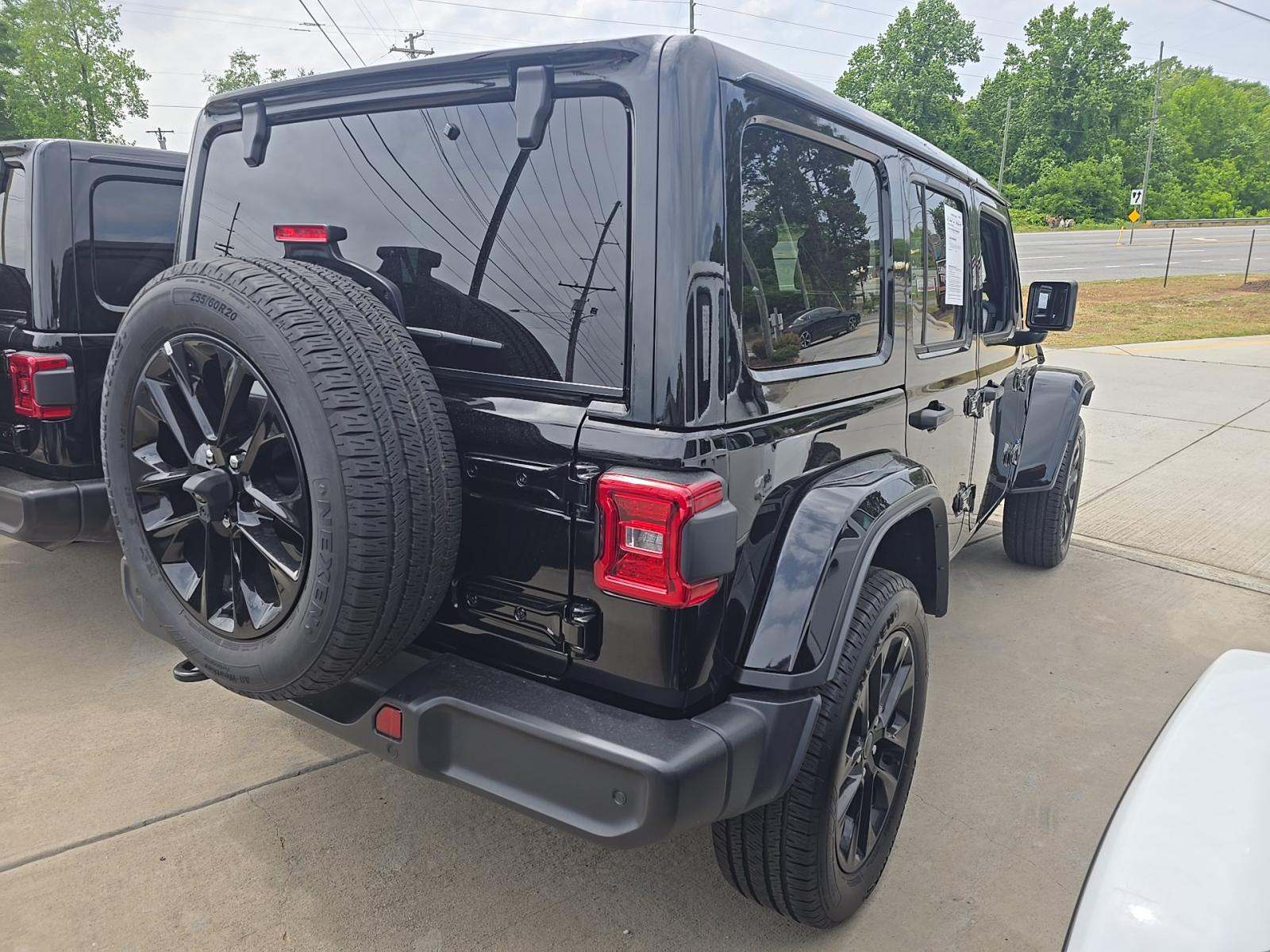 2025 Jeep Wrangler 4xe Sahara AWD
