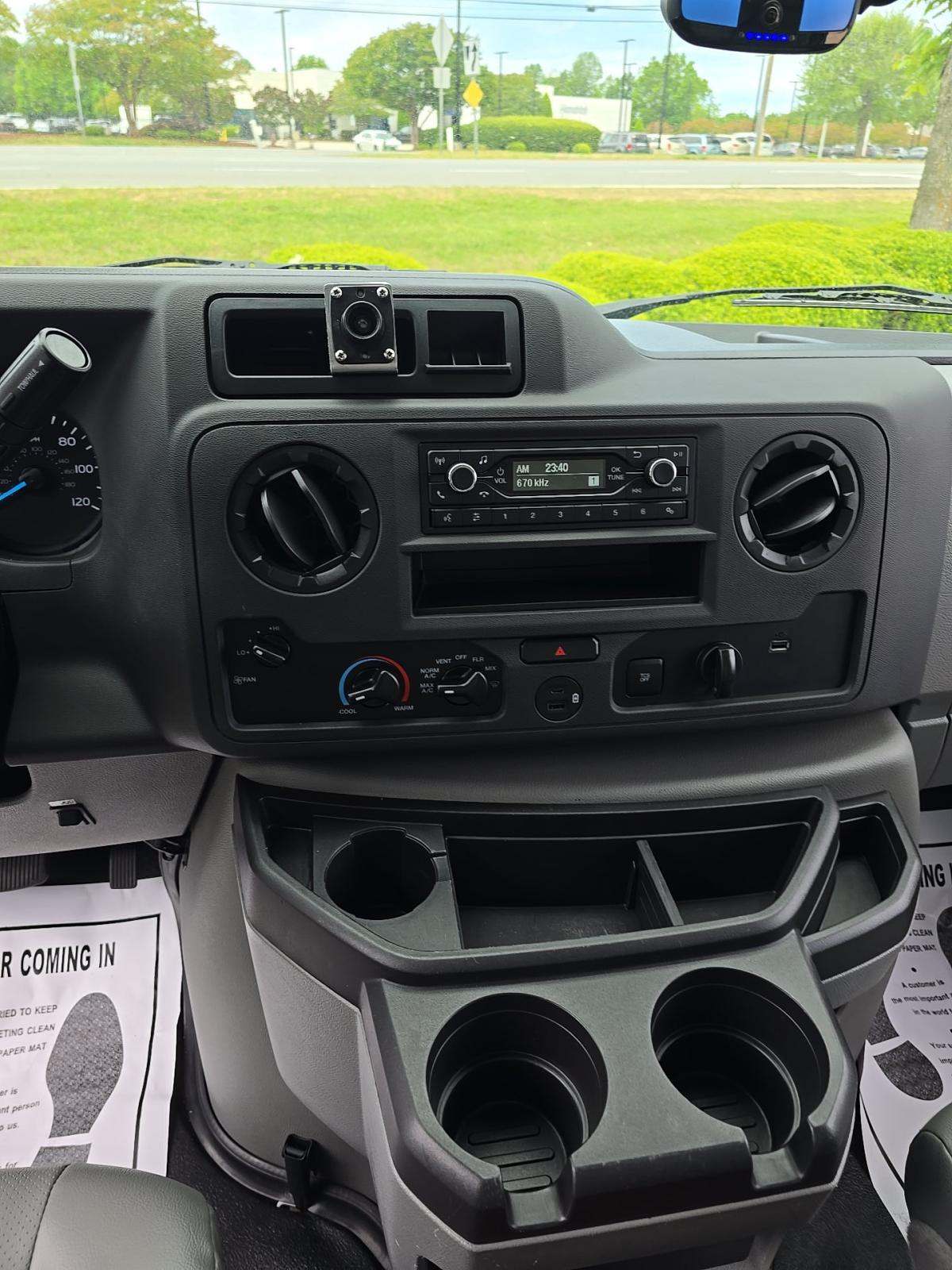 FORD E-350 - 10