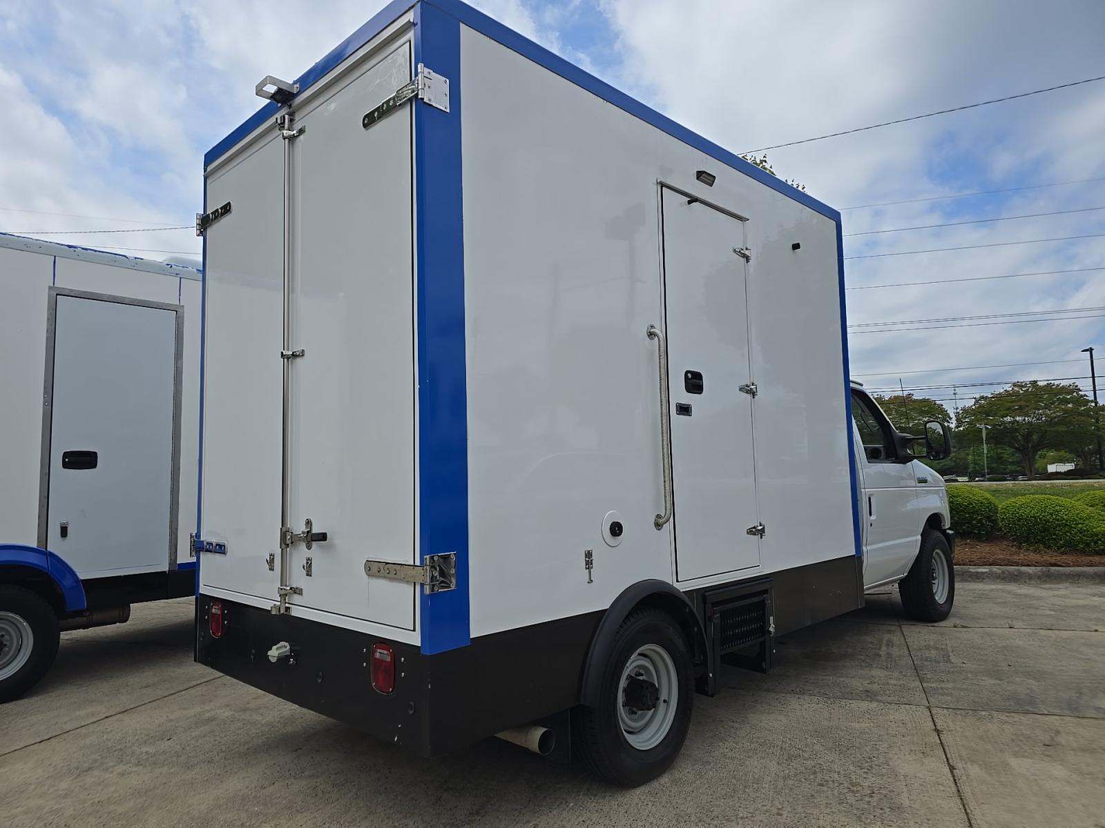 FORD E-350 - 3