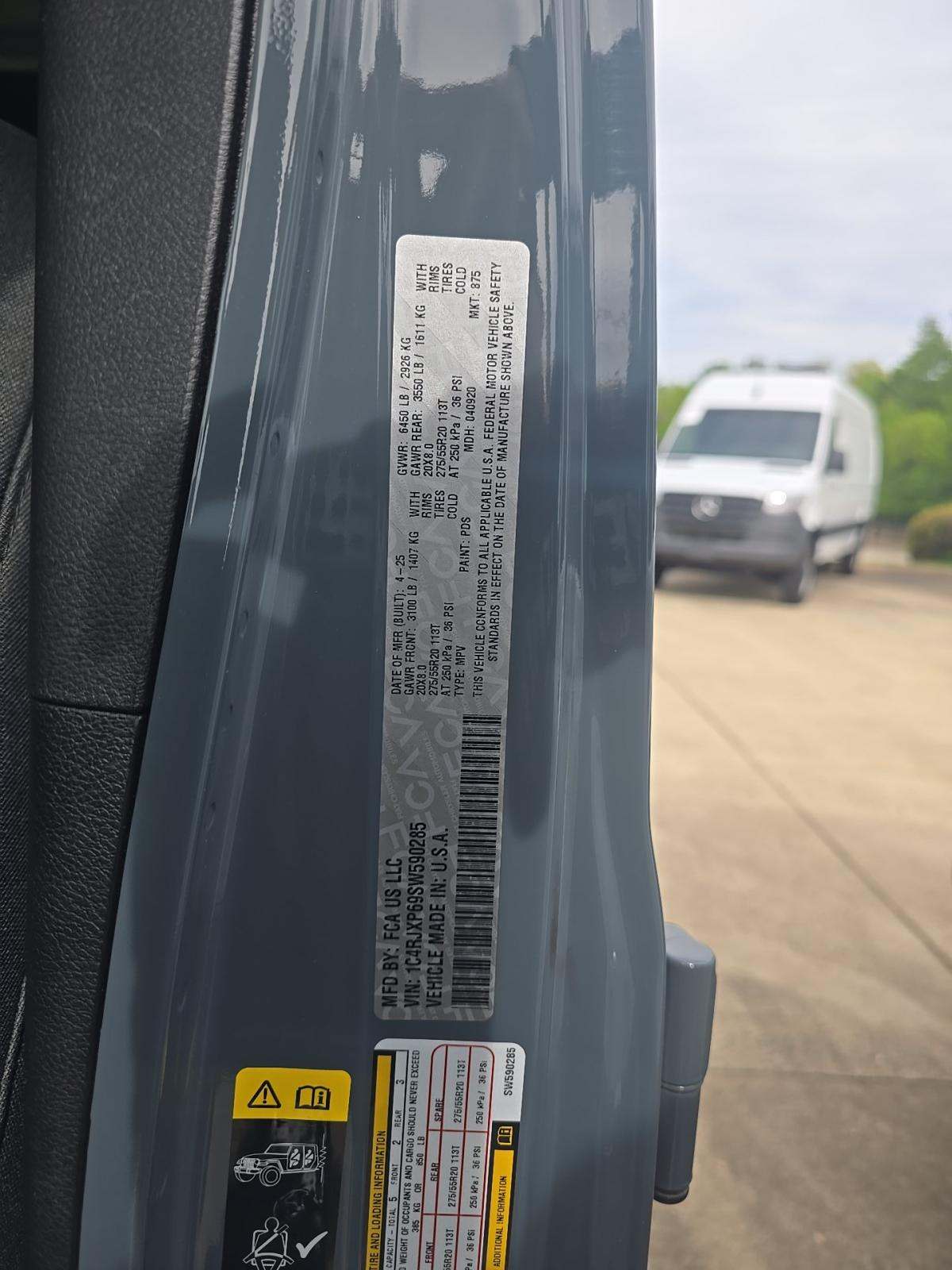 JEEP 4XE BACKCOUNTRY - 5