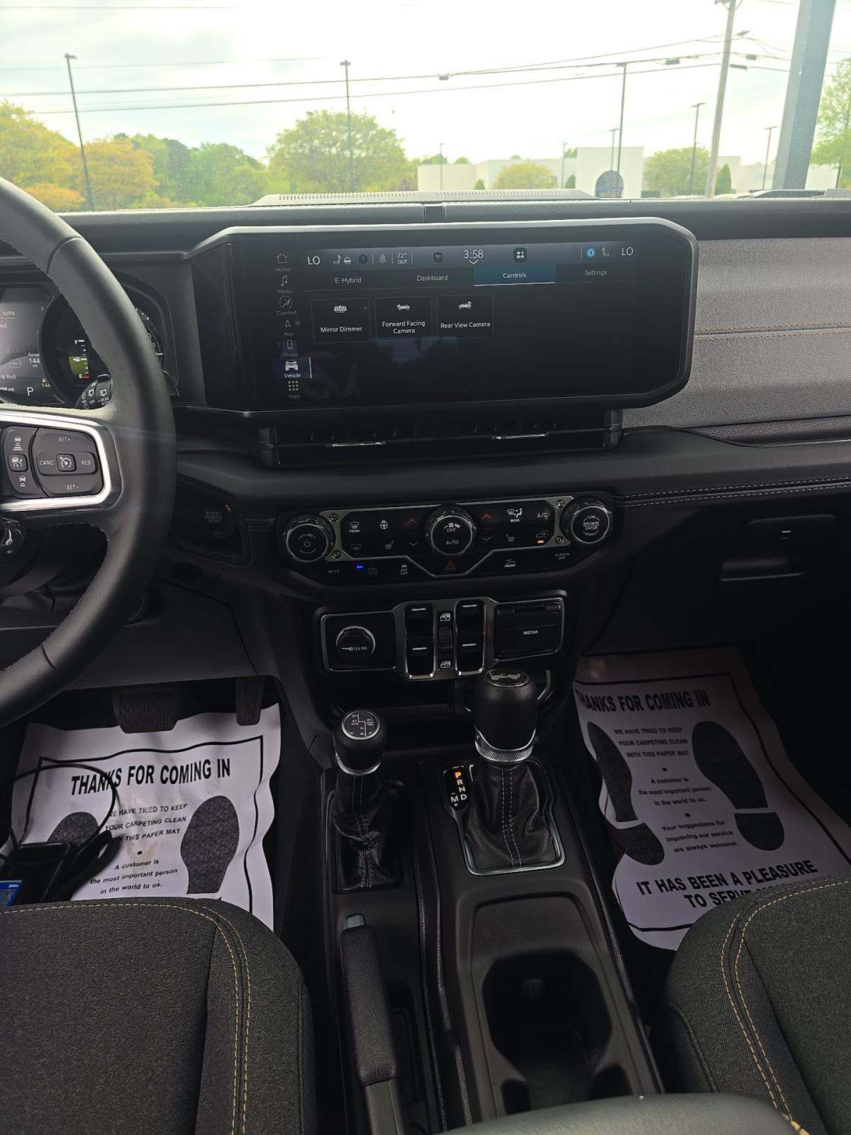 JEEP 4XE BACKCOUNTRY - 10