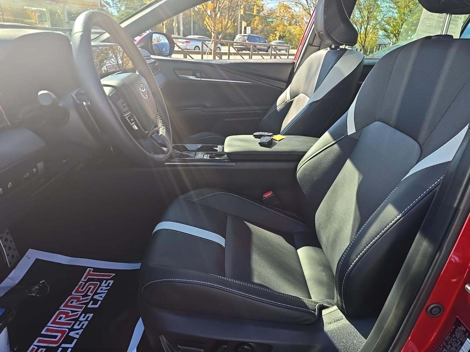 2025 Toyota Camry SE FWD