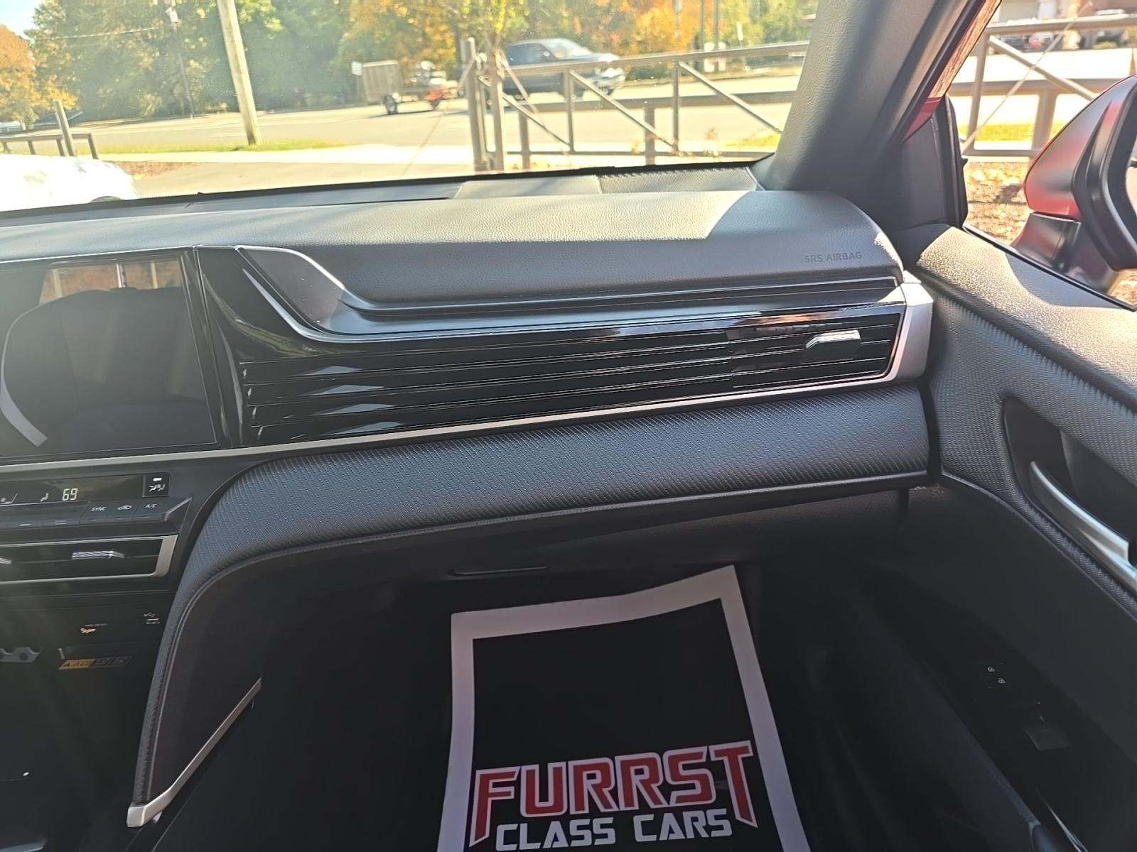 2025 Toyota Camry SE FWD