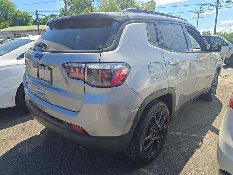 JEEP LATITUDE ALTITUDE EDITION - 3